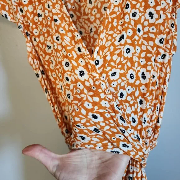 EUC  Vici Front Top Wrap High/Low dress - Picture 11 of 12